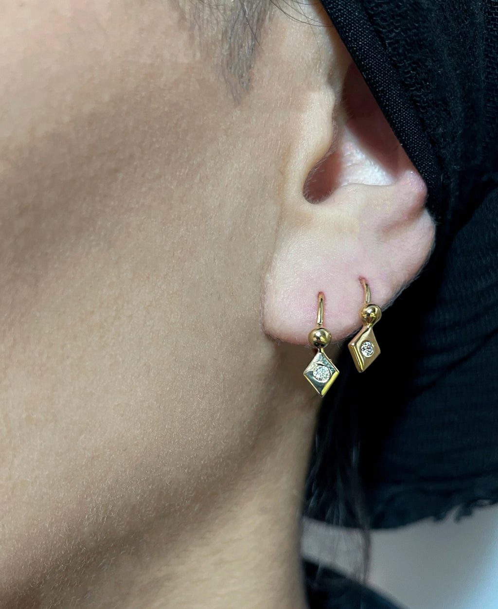 Issa Kite Forgyldt Ørering m. Zirkon
