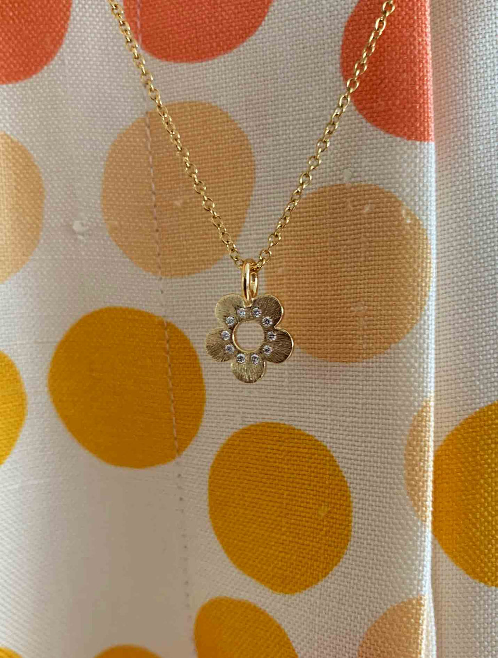 Flower Power Anhänger aus 18K Gelbgold I Diamanten