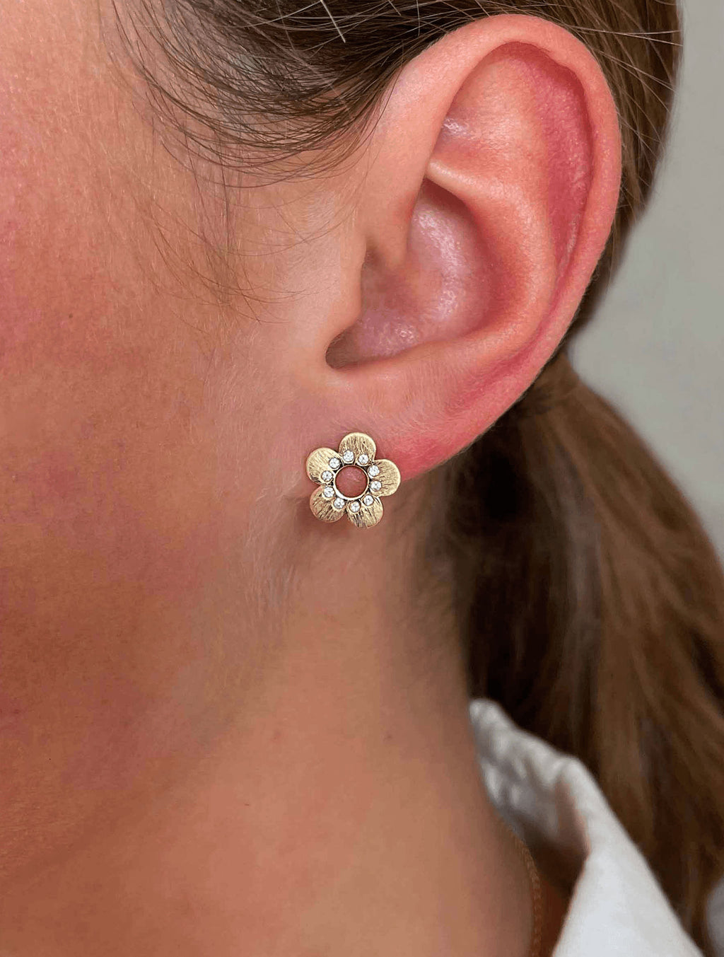 Flower Power 18K Gold Earring w. Diamonds