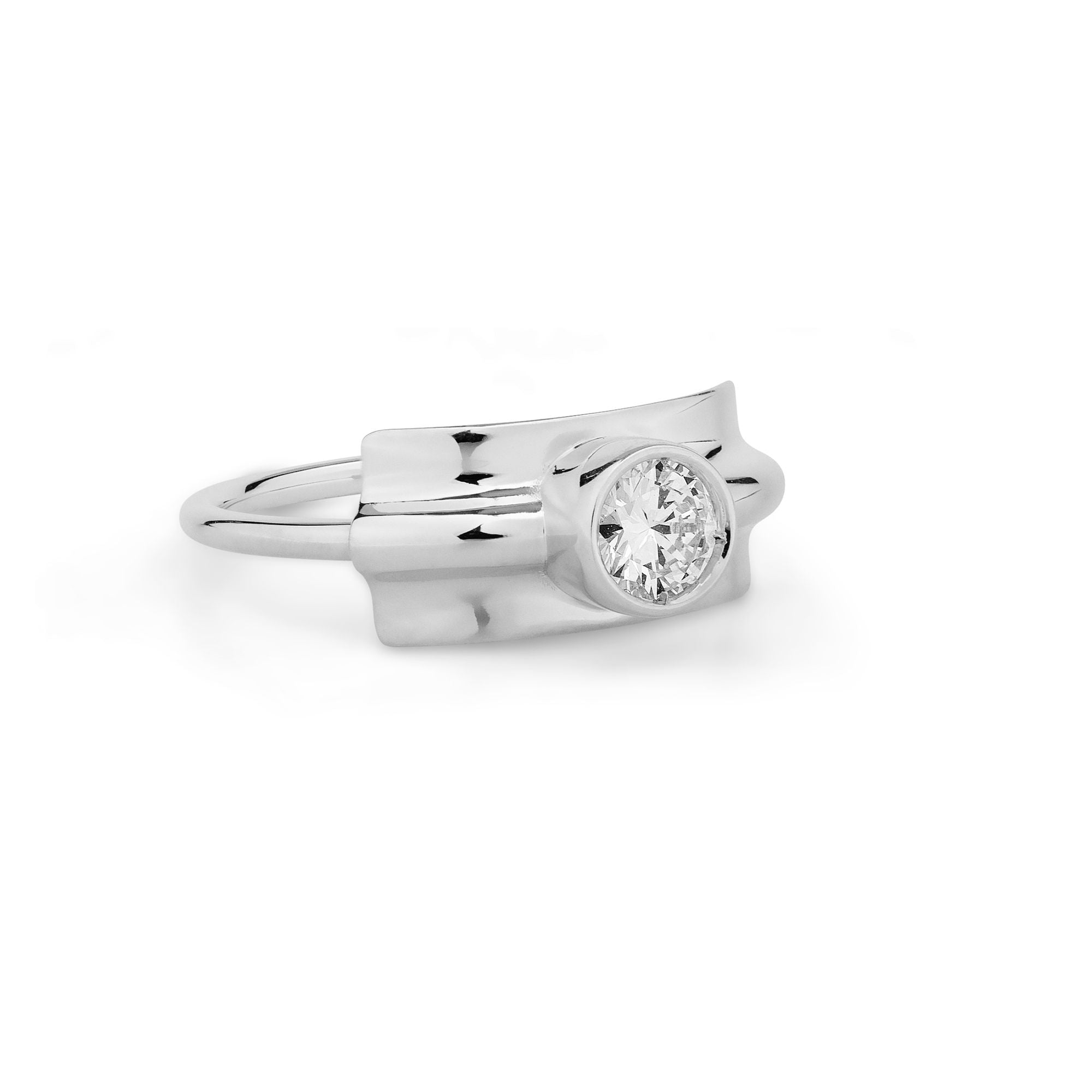 Folded 18K Whitegold Ring w. Diamonds