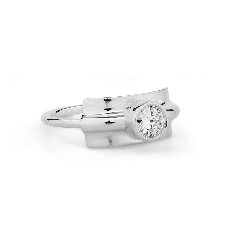 Folded 18K Whitegold Ring w. Diamonds
