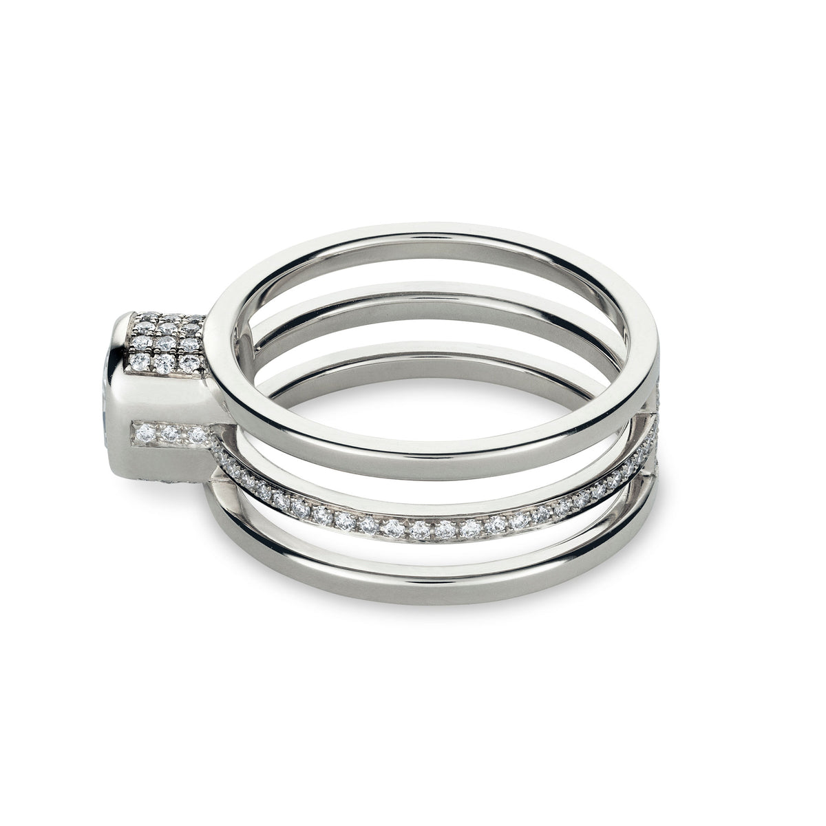 Sparkling 18K Whitegold Ring w. Diamonds