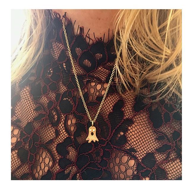 Boo 18K Gold Pendant w. Diamonds