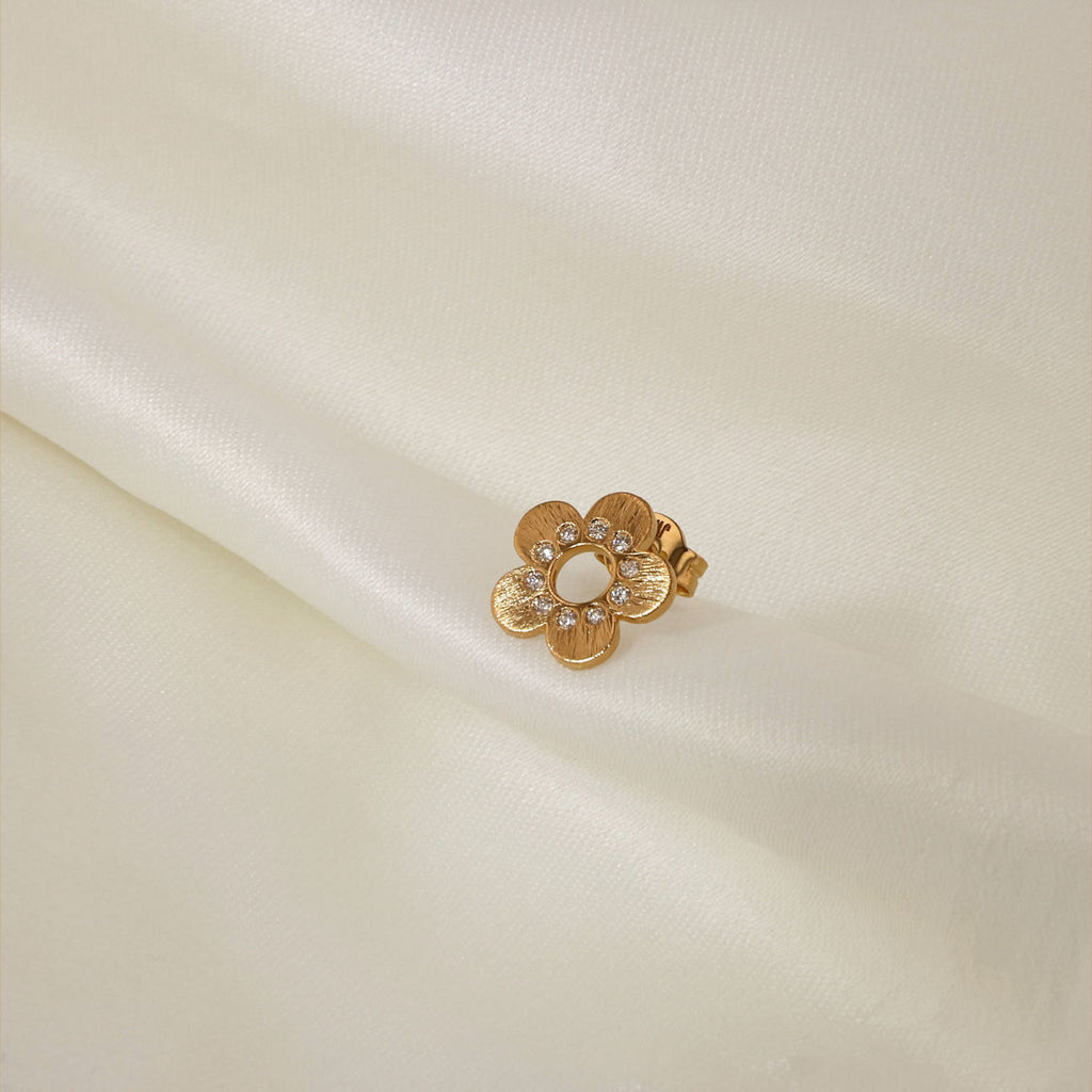 Flower Power 18K Gold Earring w. Diamonds