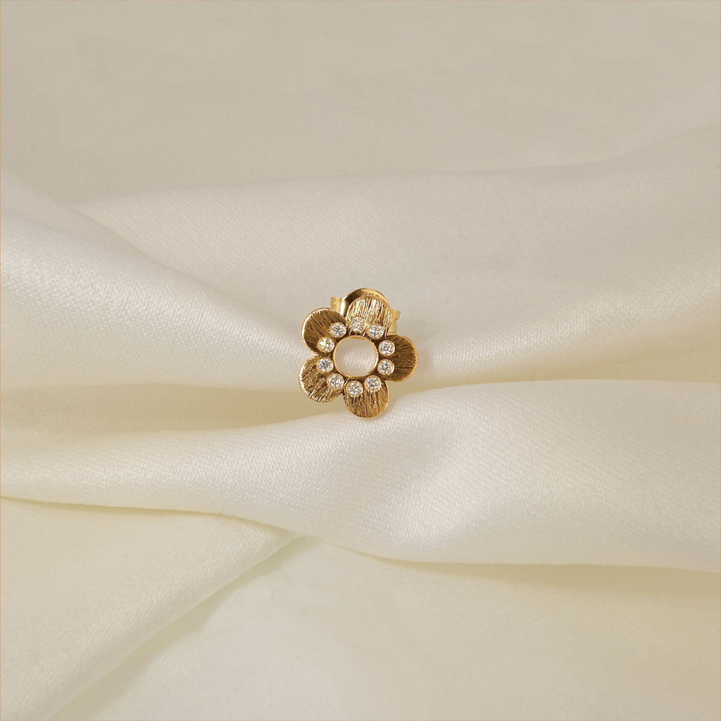 Flower Power 18K Gold Earring w. Diamonds