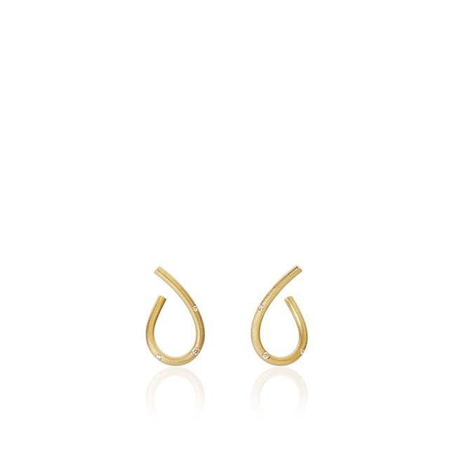 Small Kharisma 18K Gold Earrings w. Diamonds