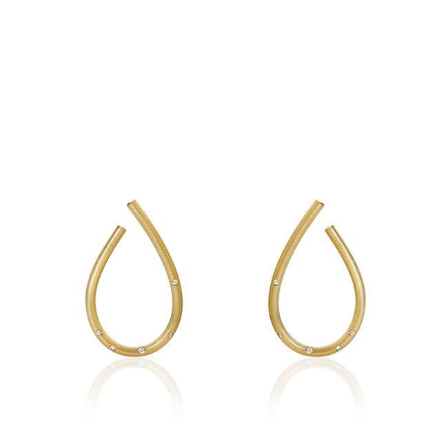 Medium Kharisma 18K Gold Earrings w. Diamonds