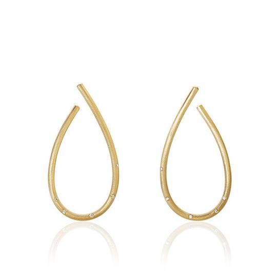 Large Kharisma 18K Gold Earrings w. Diamonds