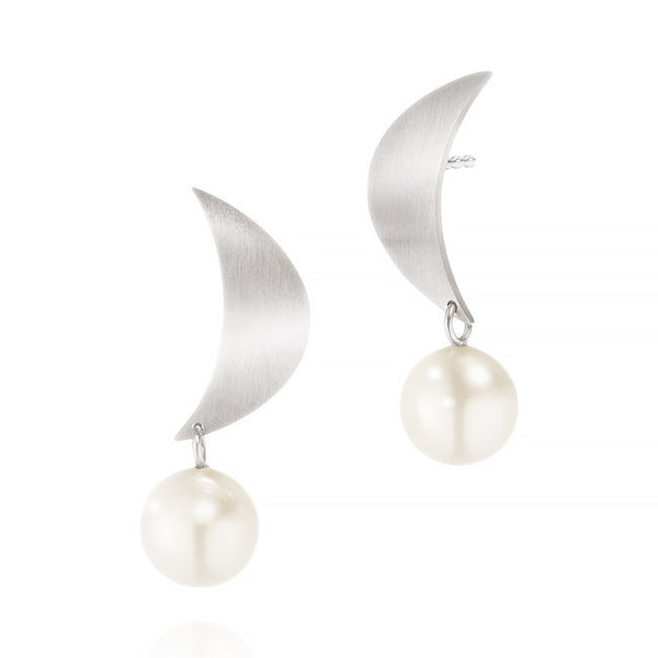 Luna Ohrringe aus Silber I Weiße Perlen