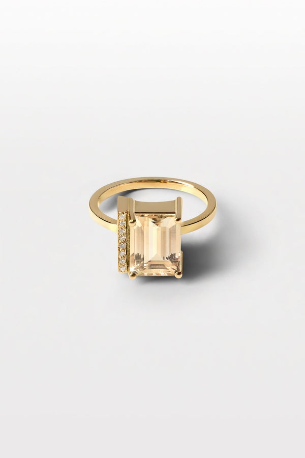 Lustre 06 18K Gold Ring w. Diamonds & Morganite