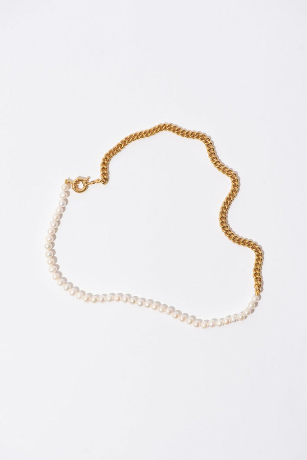 The 50/50 Medium Gold Plated Necklace w. Pearls