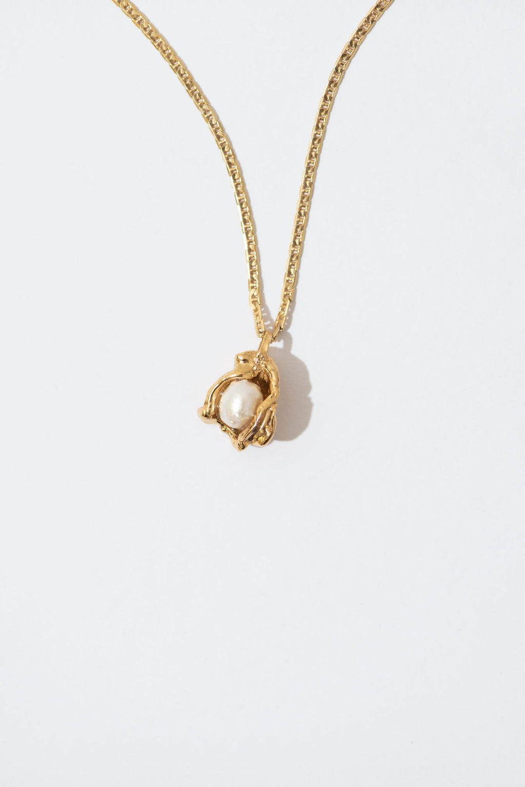 The Coconut Gold Plated Pendant w. Pearls