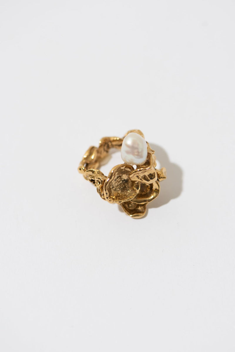 The Statement Extraordinaire Gold Plated Ring w. Pearls