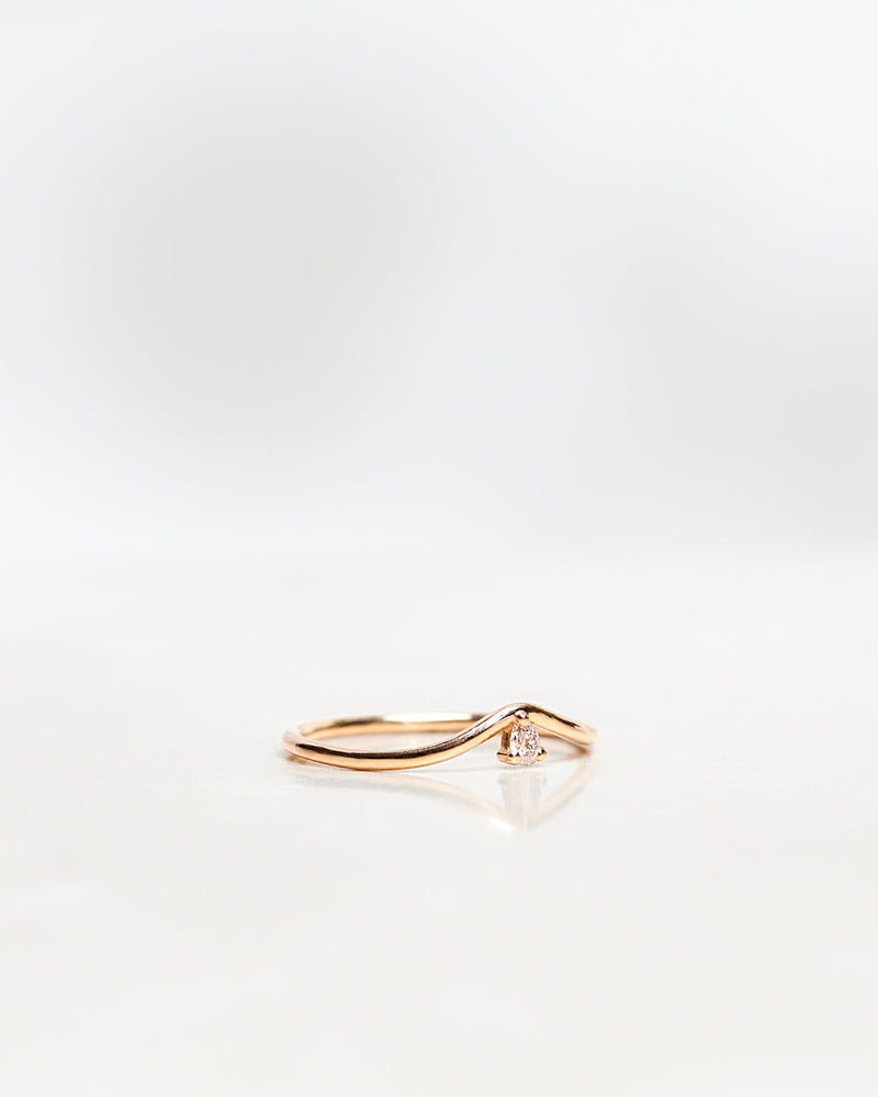 Lily Fallen Drop 18K Guld, Hvidguld eller Rosaguld Ring m. Diamant