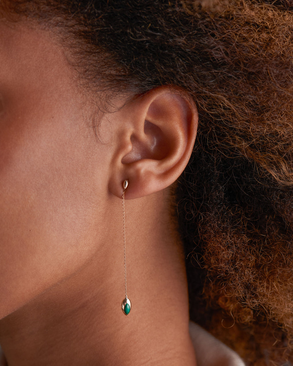 Lange Swinging Kette Ohrringe aus 18K Gold I Malachit & Perle