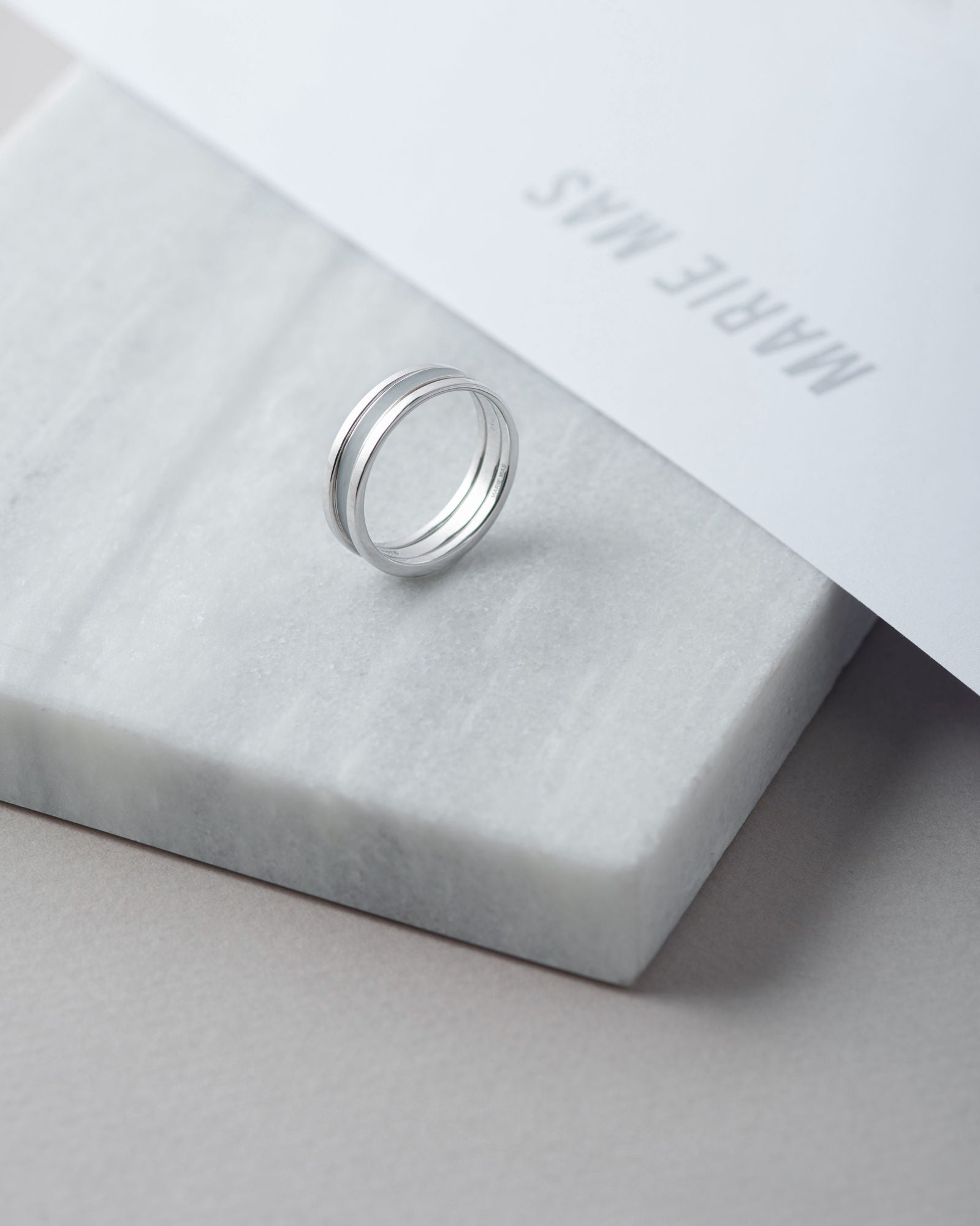 Unisex We 18K Hvidguld Ring m. Grå Emalje