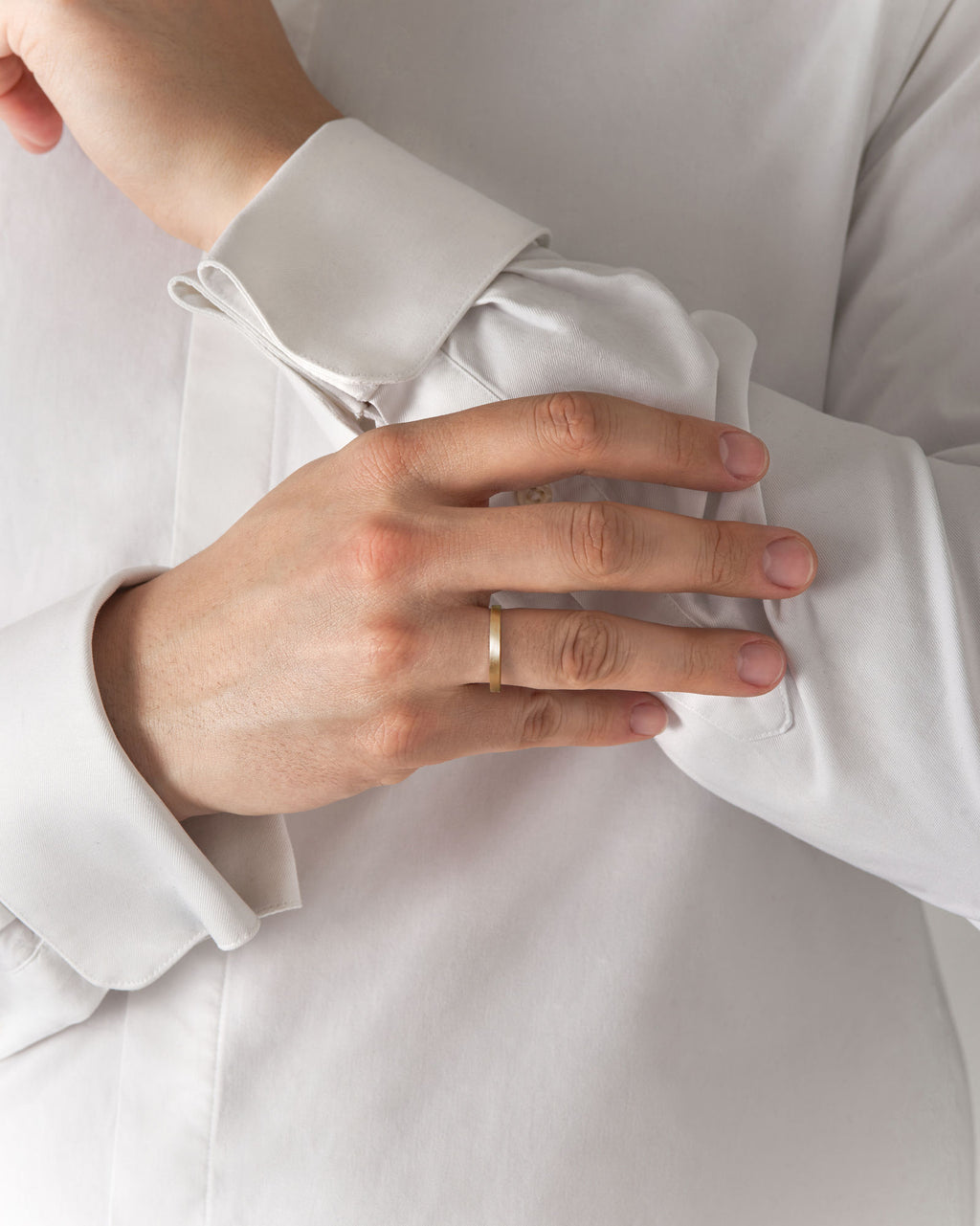 Unisex I Matt 18K Gold Ring