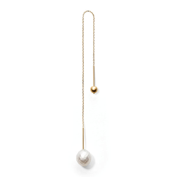 Miss Eglobe großer weißer, facettierter Perlen-Ohrring aus Gold