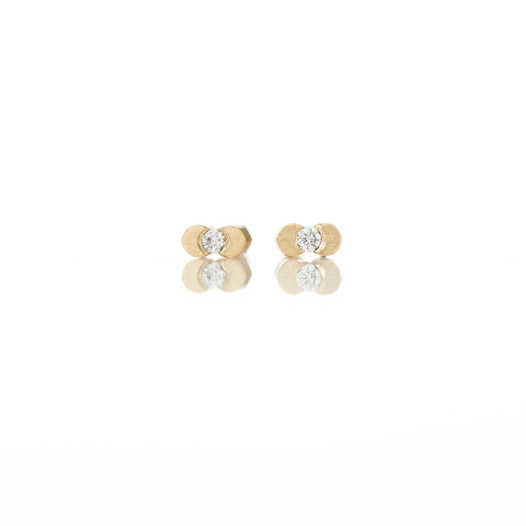 MIST Day/light 14K Gold Stud w. Diamond