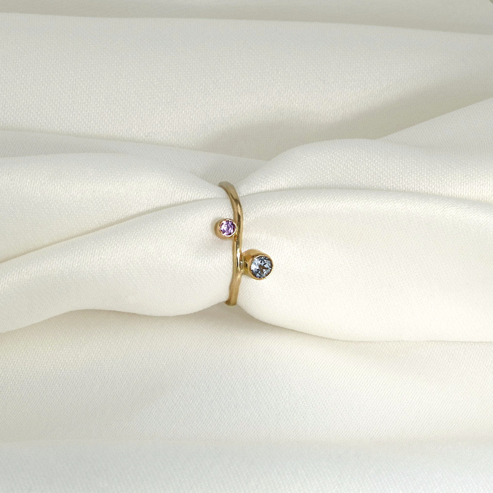 Tiaré 14K Gold Earring w. Blue Sapphire