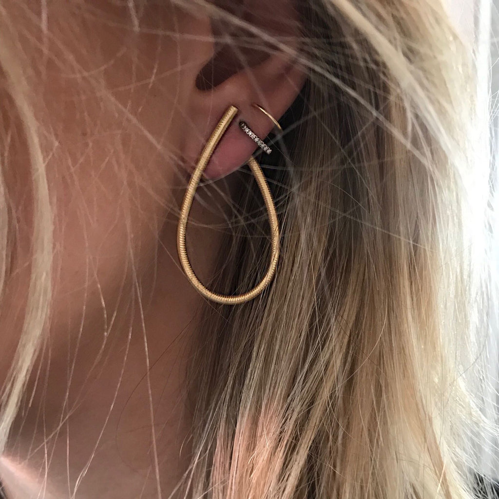 Große Kharisma Hoops aus 18K Gold