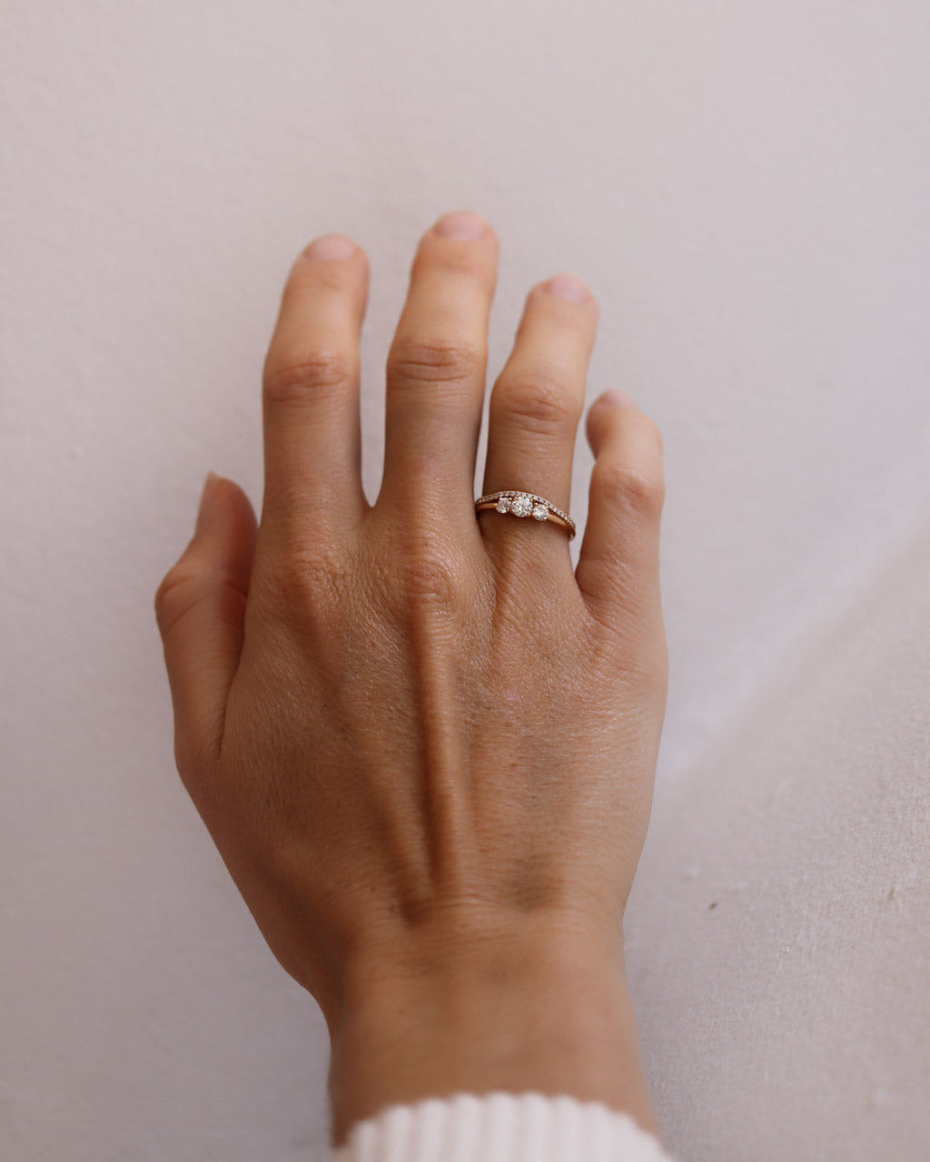 Edith 18K Gold, Whitegold or Rosegold Ring w. Diamonds