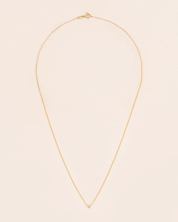 18K Gold Necklace w. White Diamond