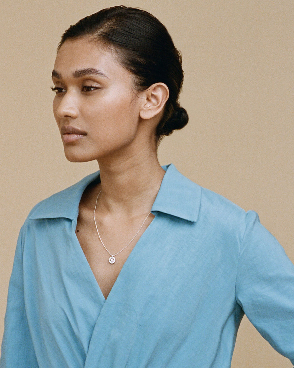 18K Gold necklace w. white Diamonds