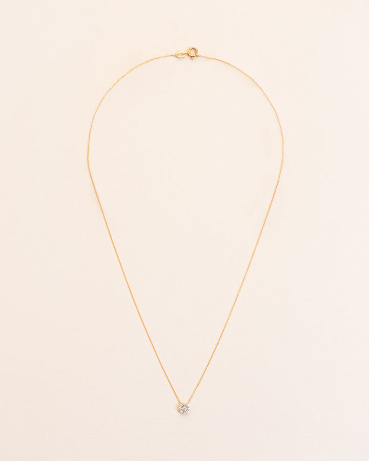 18K Gold flower Necklace w. White Diamonds