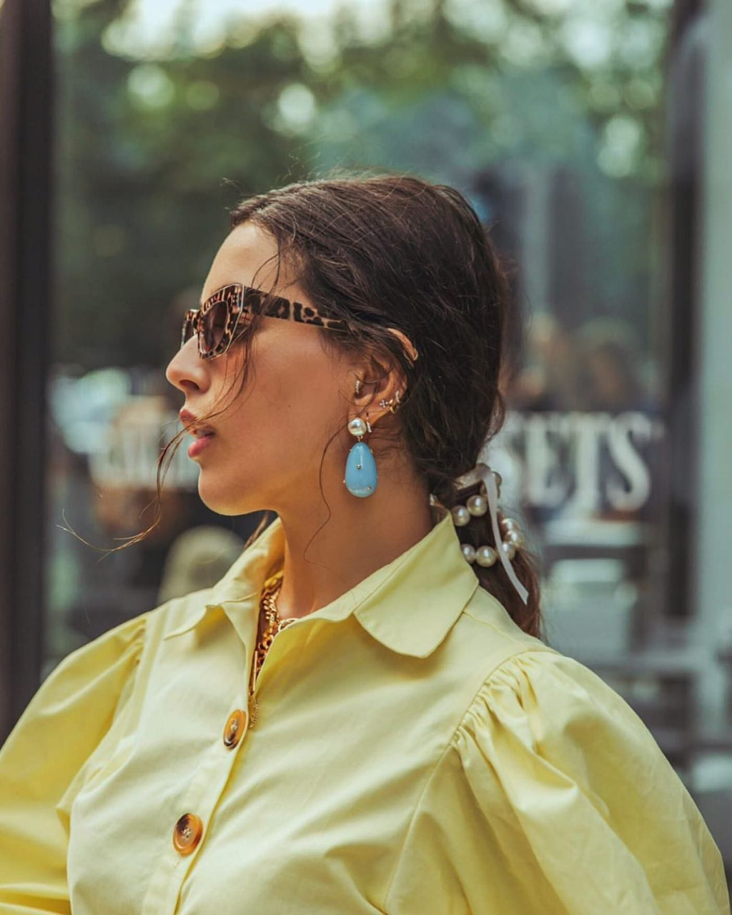 Drop babyblaue Sterne und weiß vergoldete Ohrringe