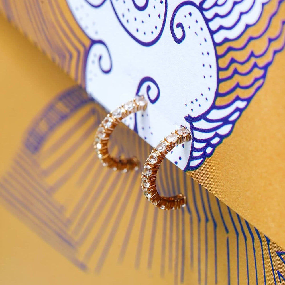 Essential Delight 18K Guld Hoops m. Safirer