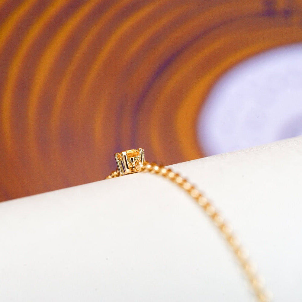 Essential Treat 18K Gold Bracelet w. Sapphire