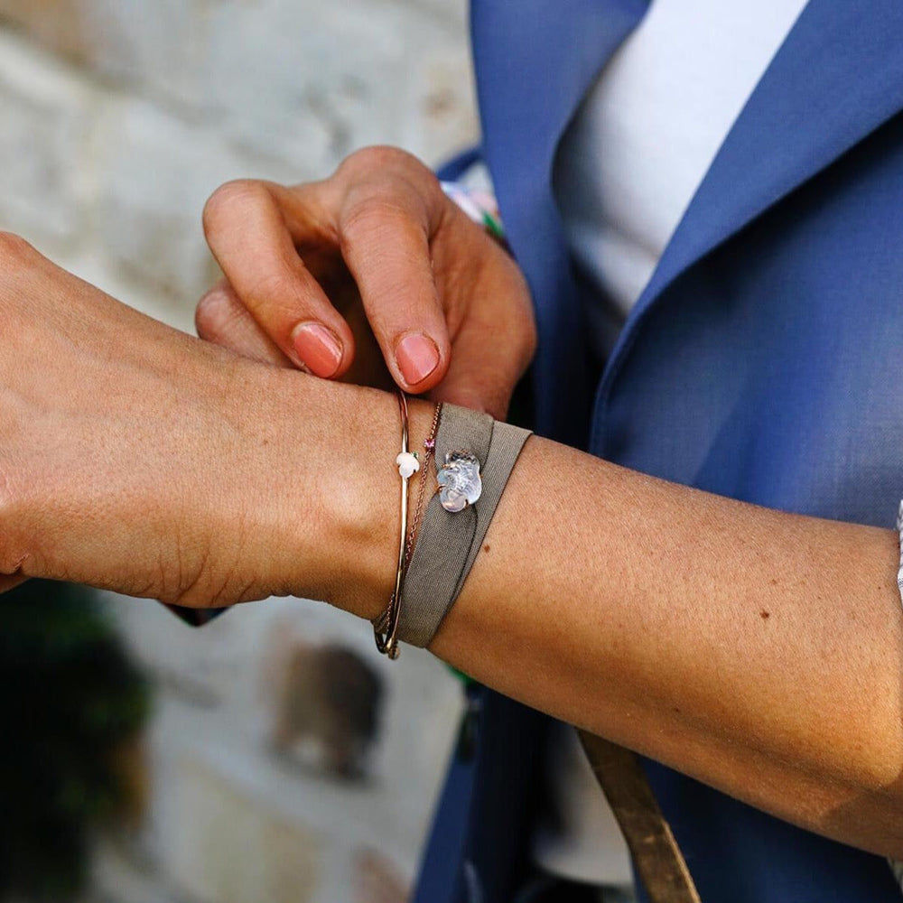 Tiny Cloud 18K Gold or Rosegold Bangle w. Ruby, Sapphires & Tsavorite
