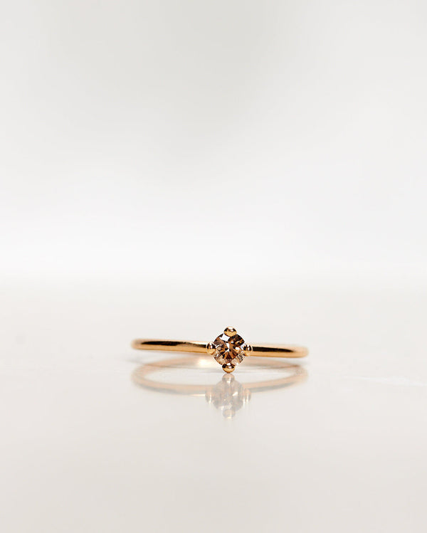 Not At All Tiny 18K Gold, Whitegold or Rosegold Ring w. Diamond