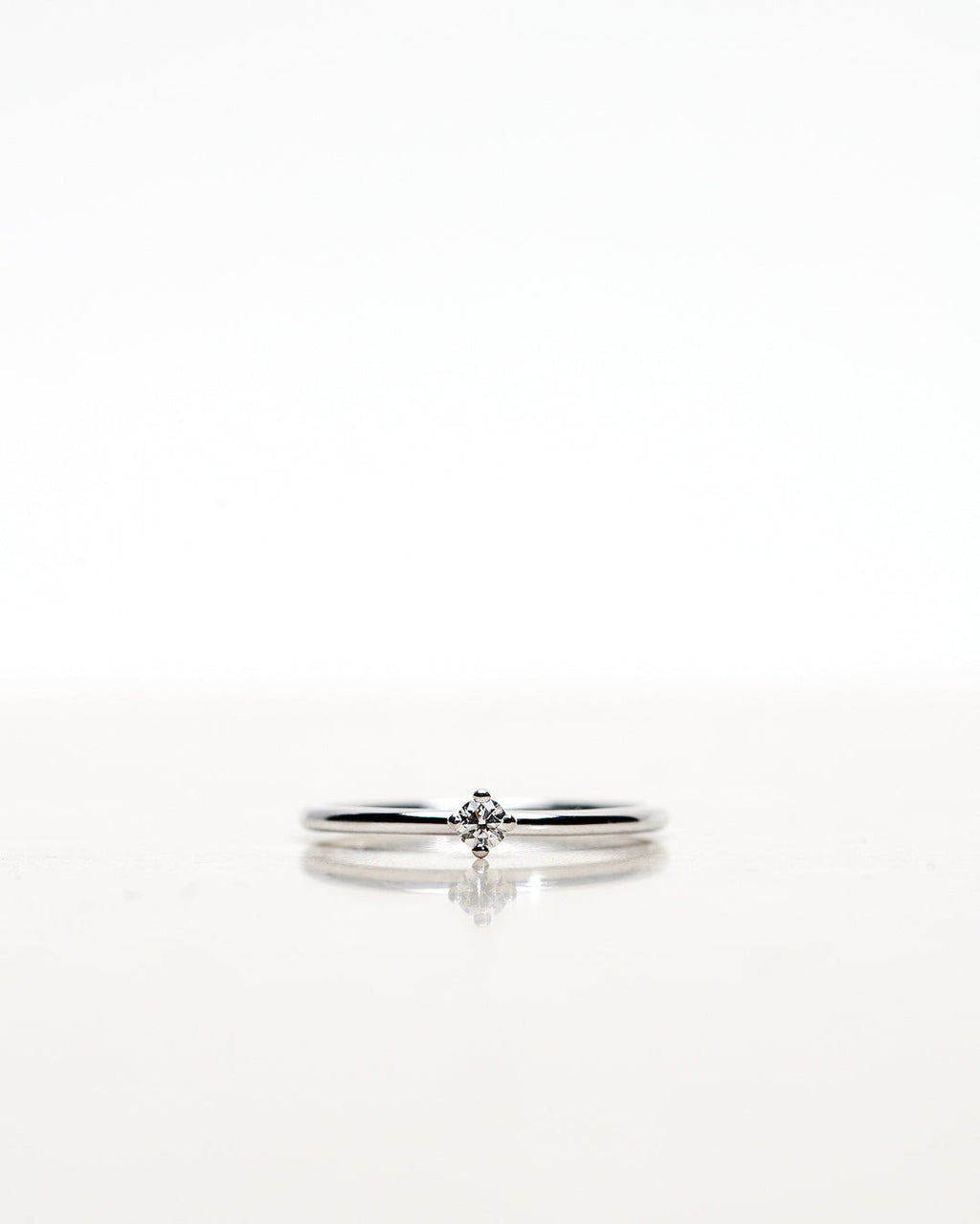 Not So Tiny 18K Gold, Whitegold or Rosegold Ring w. Diamond