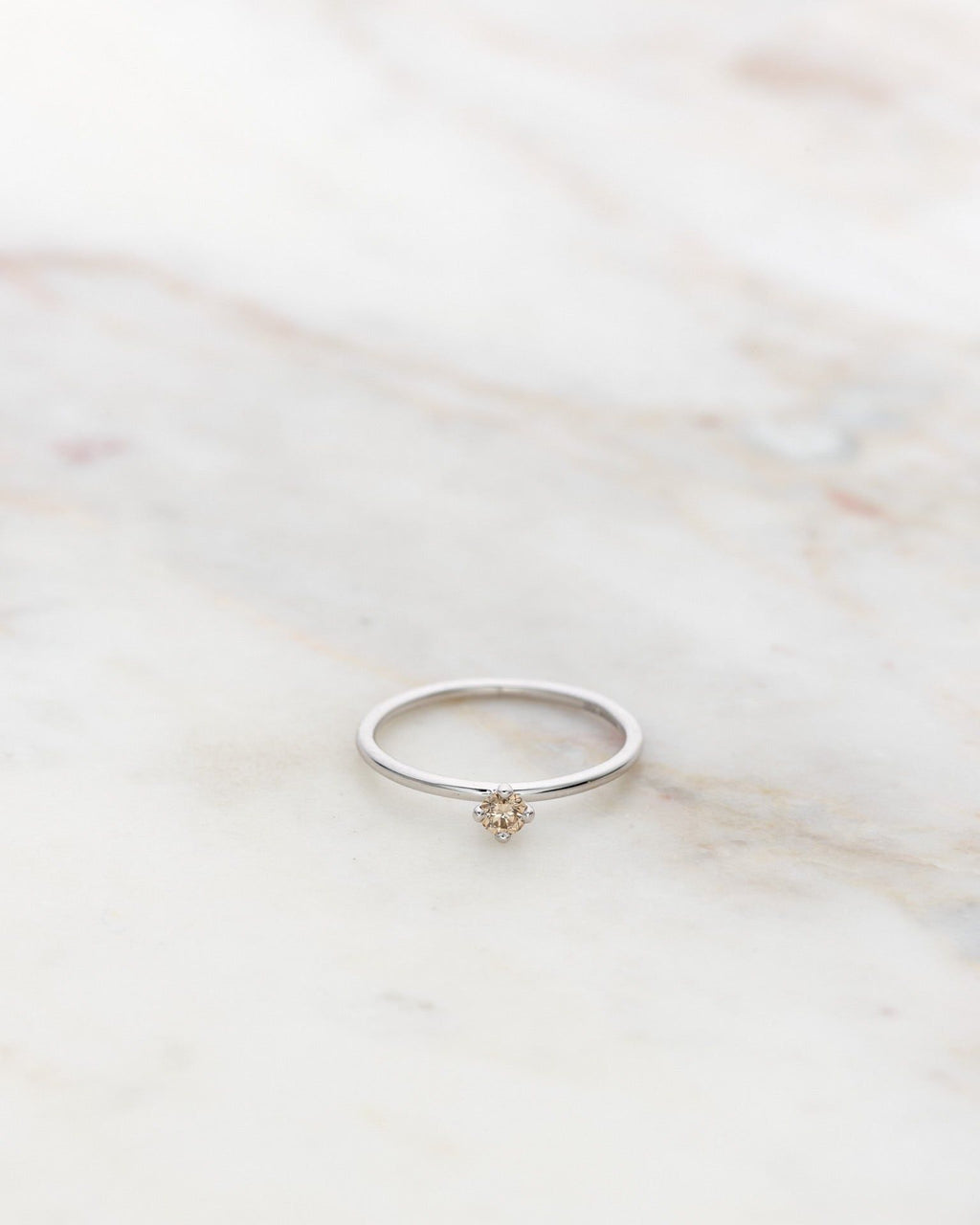 Not So Tiny 18K Gold, Whitegold or Rosegold Ring w. Diamond