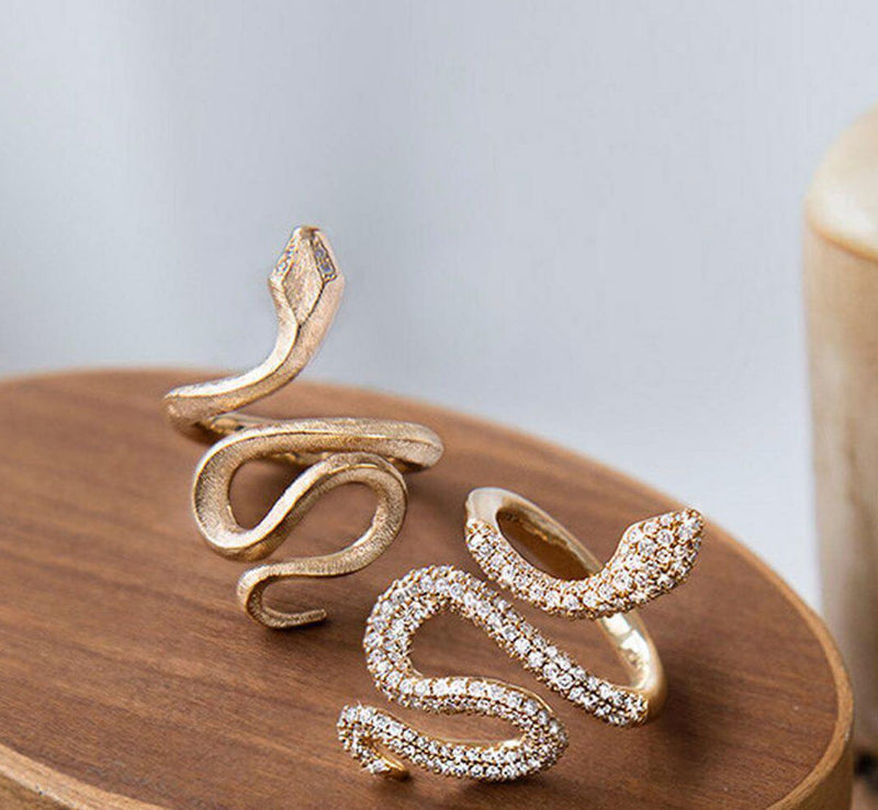 Medium Snakes 18K Gold Ring w. Diamonds