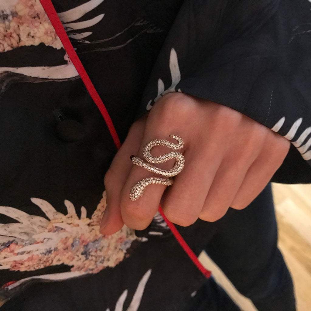 Medium Snakes Pavé 18K Gold Ring w. Diamonds