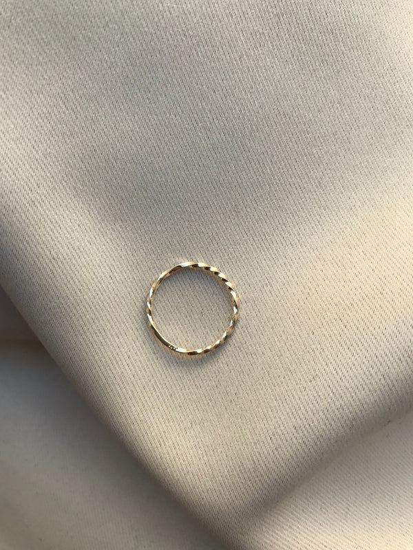 O TWIST Day/light 8K Gold Ring