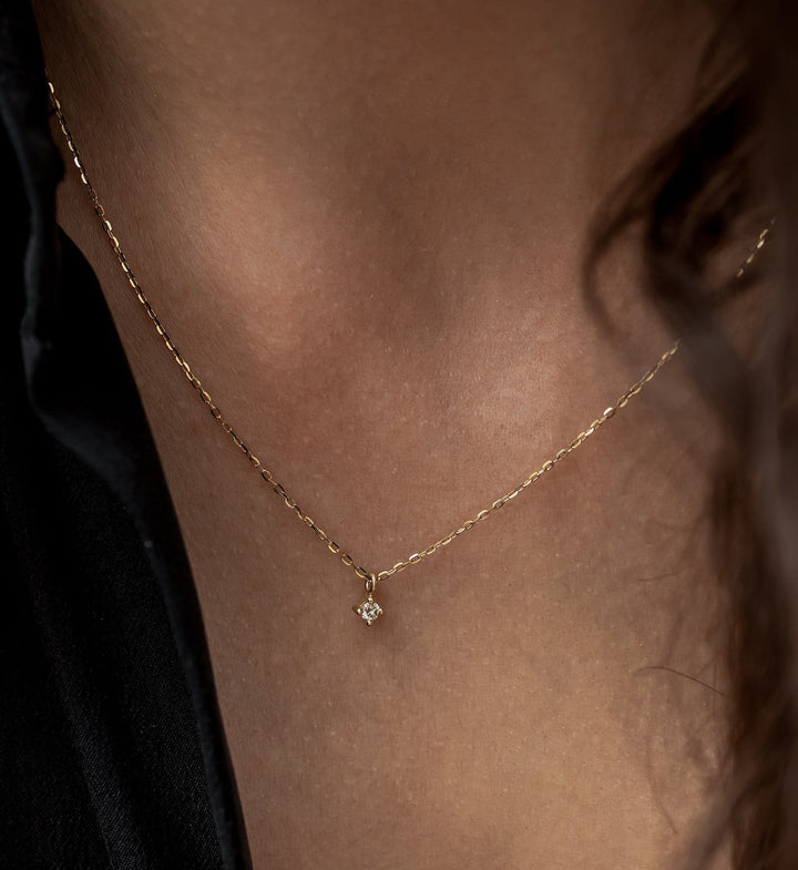 Diamond Drop 0.05 14K Gold Necklace w. Diamond