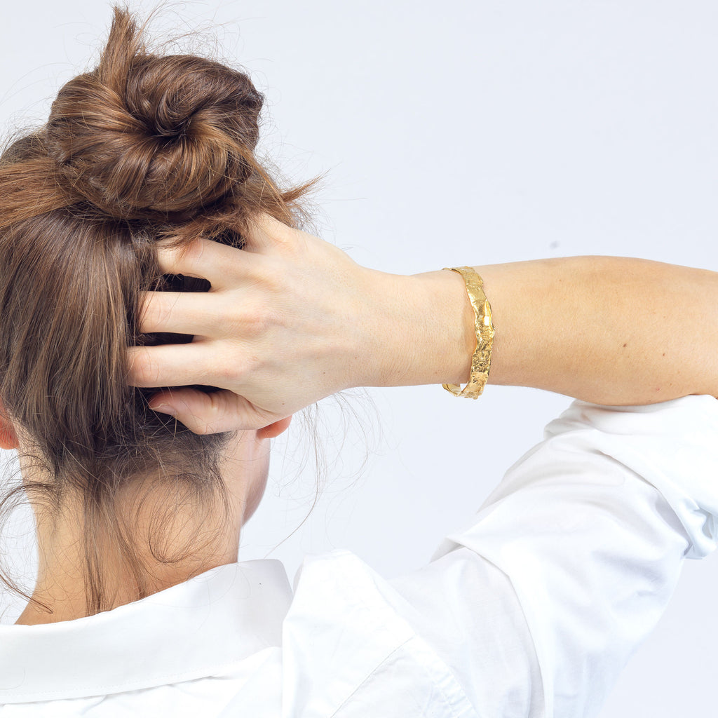 The Oceanus Small Forgyldt Armring