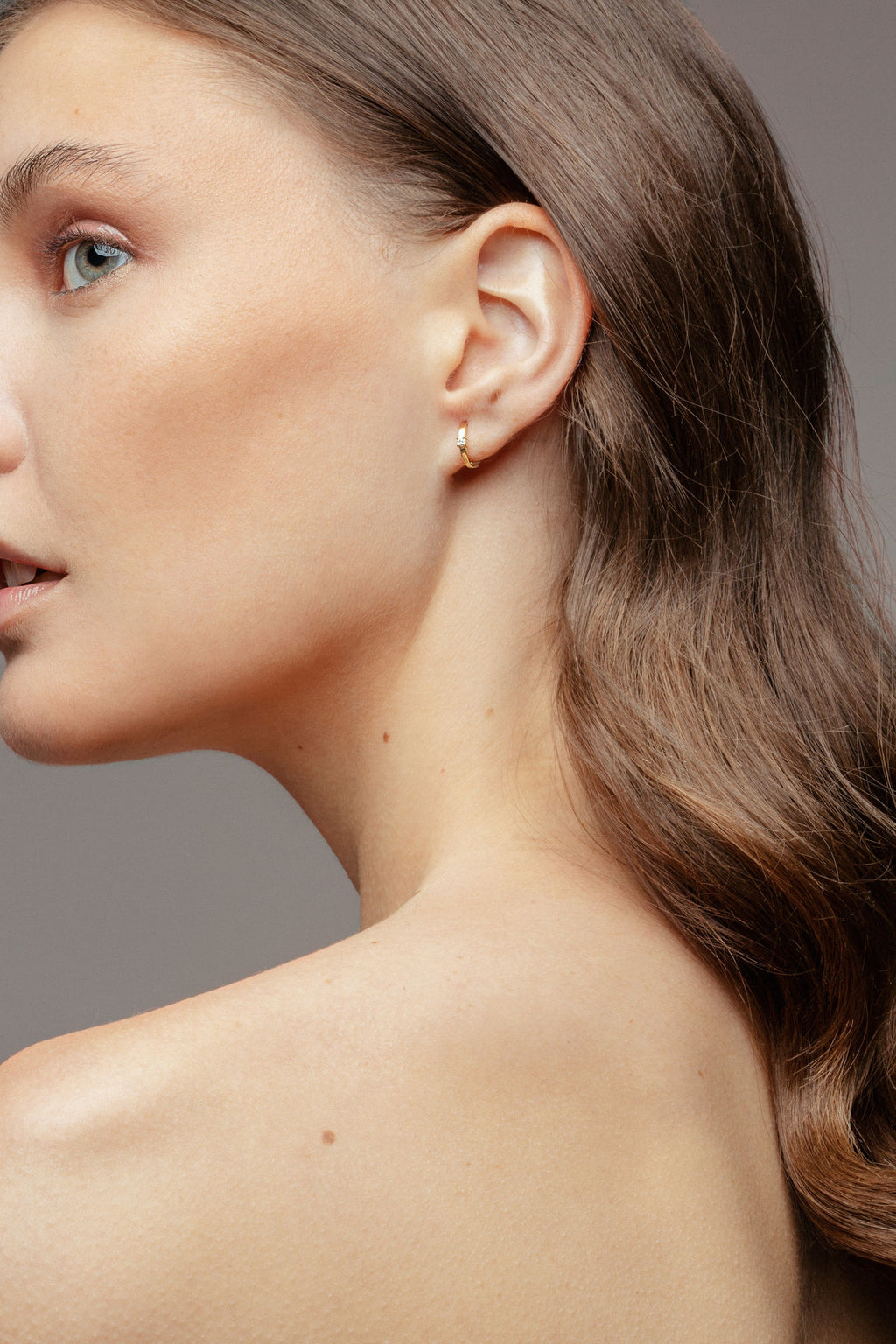 One 18K Guld Hoop m. Lab-Grown Diamant