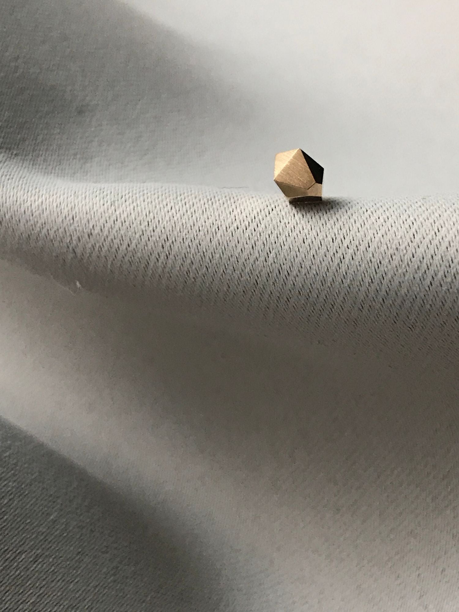 PIXEL Diamond cut 14K Gold Stud