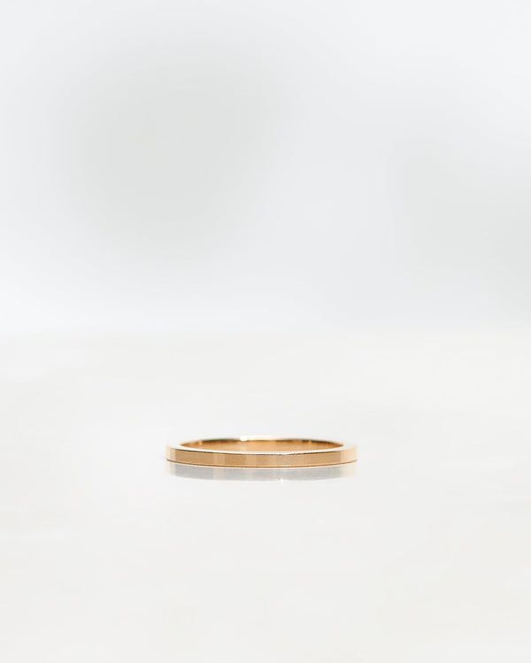 Schlichter quadratischer Bandring 1.5 mm aus 18K Gold, Weißgold oder Rosegold
