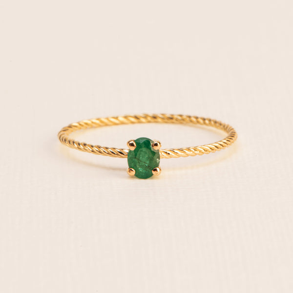 Twisted 18K Gold Ring w. Emerald