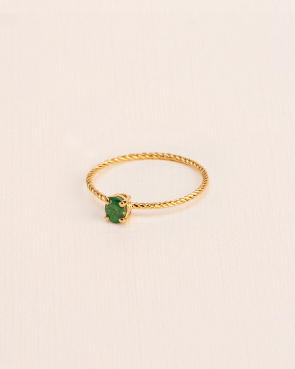 Twisted 18K Gold Ring w. Emerald
