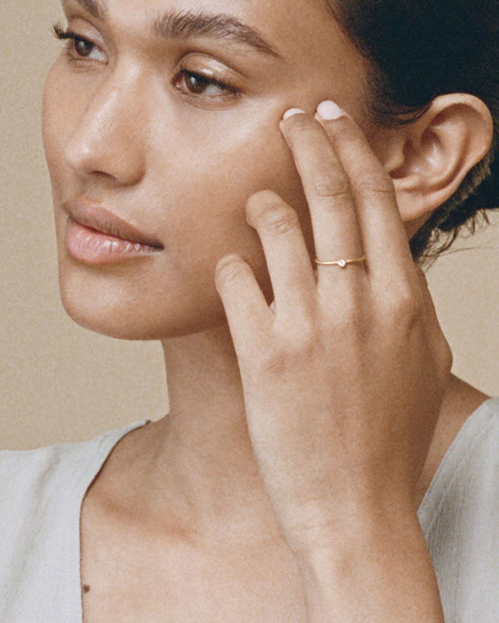 Twisted 18K Gold Ring w. White Diamond