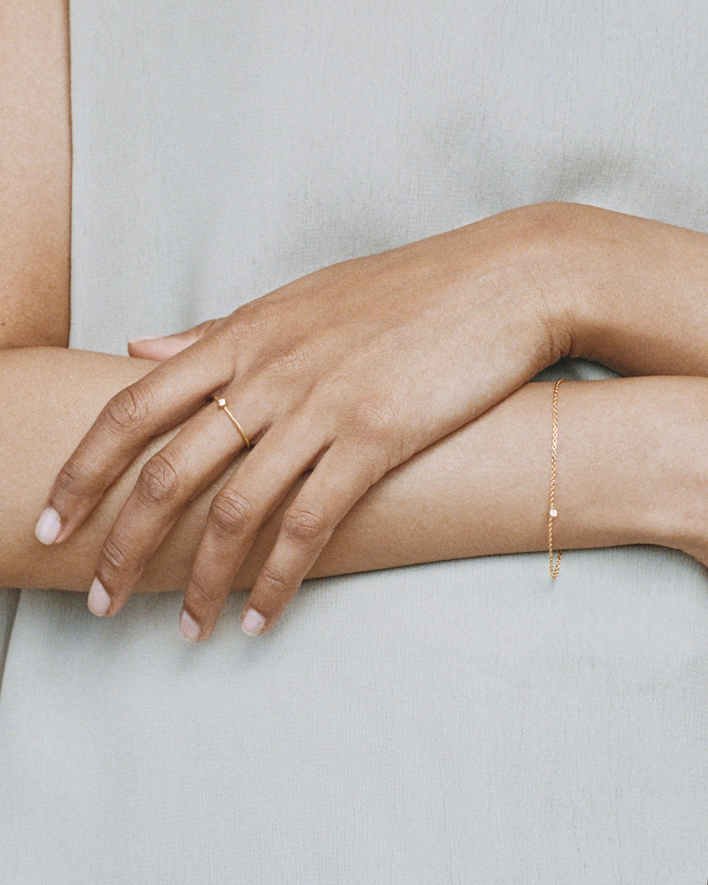 Twisted 18K Gold Ring w. White Diamond