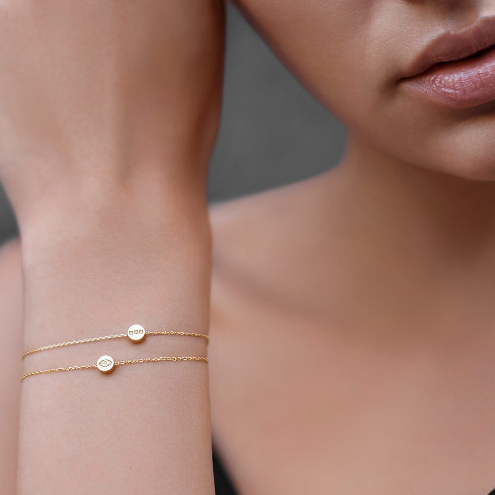 Modern Words Fine Iris 18K Gold Bracelet w. Diamond