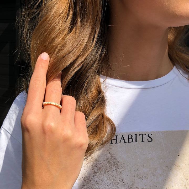 Rock Classic ausgerichtet 18k goldener Ring w. Diamanten